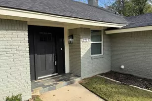 2223 Foxcroft Cir, Denton, TX 76209 - Photo 2