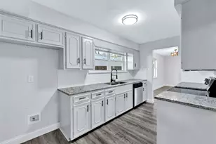 415 N 19th St, Corsicana, TX 75110 - Photo 8