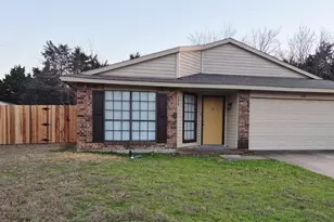 134 London Ln, Glenn Heights, TX 75154 - Photo 2