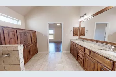 2918 Willow Ridge Circle, Granbury, TX 76049 - Photo 16