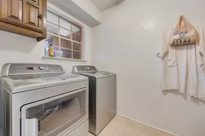 1719 Autumn Lane, Arlington, TX 76012 - Photo 34
