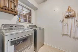 1719 Autumn Ln, Arlington, TX 76012 - Photo 34