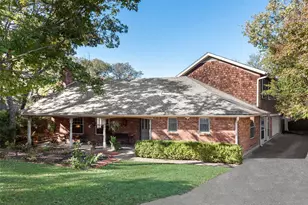 1719 Autumn Ln, Arlington, TX 76012 - Photo 2