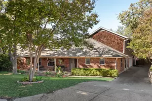 1719 Autumn Ln, Arlington, TX 76012 - Photo 1