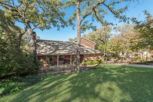 1719 Autumn Ln, Arlington, TX 76012 - Photo 2