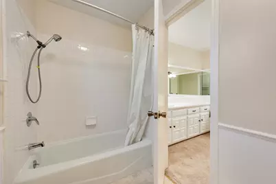 1719 Autumn Lane, Arlington, TX 76012 - Photo 32