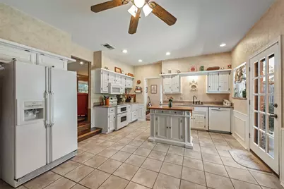 1719 Autumn Lane, Arlington, TX 76012 - Photo 12