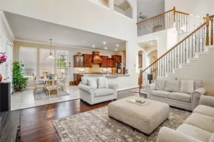 1001 Vineyard Dr, Euless, TX 76039 - Photo 6