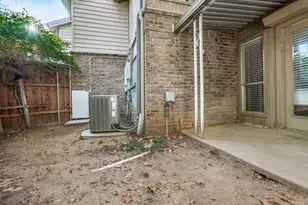 2040 Fleur De Lis Ct, Arlington, TX 76012 - Photo 22
