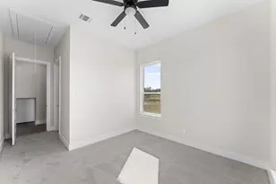 3415 Olympia Flds Dr, Burleson, TX 76028 - Photo 34