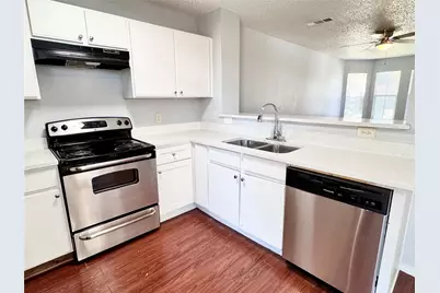 6723 Ambercrest Drive, Arlington, TX 76002 - Photo 8