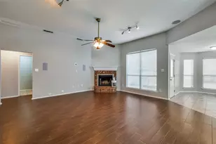 315 McMurtry Dr, Arlington, TX 76002 - Photo 10