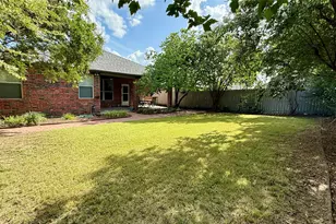 138 Lipan St, Greenville, TX 75402 - Photo 18