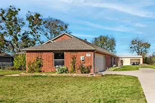 1209 Sherman St, Tioga, TX 76271 - Photo 10