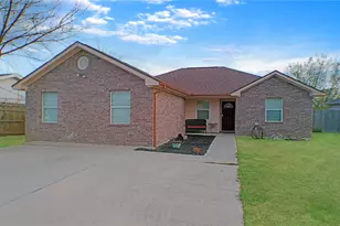1806 SE 15th St, Mineral Wells, TX 76067 - Photo 2