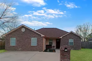 1806 SE 15th St, Mineral Wells, TX 76067 - Photo 1