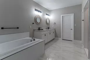 2129 Christine Dr, Granbury, TX 76048 - Photo 12