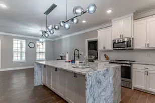 2129 Christine Dr, Granbury, TX 76048 - Photo 6