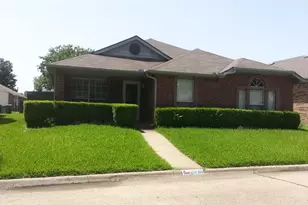 2030 Oak Creek Ct, Garland, TX 75040 - Photo 14