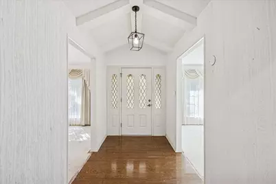 805 Newport Road, Fort Worth, TX 76120 - Photo 4