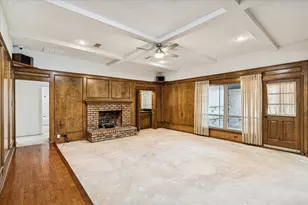 805 Newport Rd, Fort Worth, TX 76120 - Photo 8