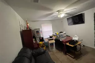 1327 Parkway Ct, Arlington, TX 76010 - Photo 12