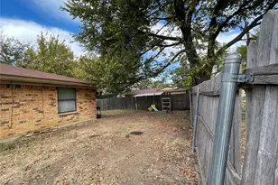 1327 Parkway Ct, Arlington, TX 76010 - Photo 26