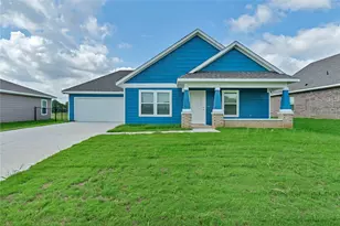 604 Crockett Dr, Cleburne, TX 76033 - Photo 2