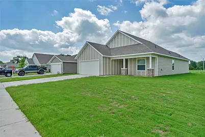 616 Crockett Drive, Cleburne, TX 76033 - Photo 4