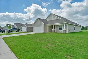 616 Crockett Dr, Cleburne, TX 76033 - Photo 4