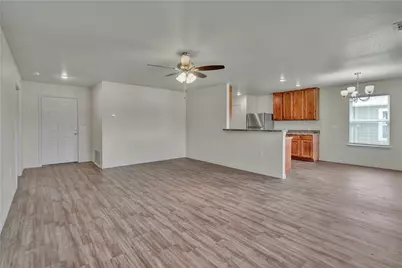 616 Crockett Drive, Cleburne, TX 76033 - Photo 8