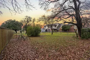 202 S Santa Fe St, Wolfe City, TX 75496 - Photo 30