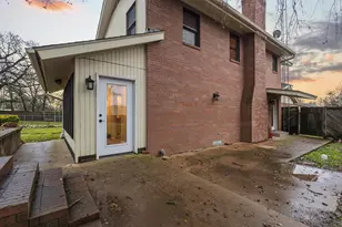 202 S Santa Fe St, Wolfe City, TX 75496 - Photo 4