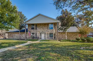 10 Biltmore Ct, Trophy Club, TX 76262 - Photo 2