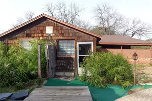 600 S 3rd St, Grandview, TX 76050 - Photo 20