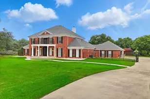 6260 Oak Hollow Dr, Burleson, TX 76028 - Photo 2