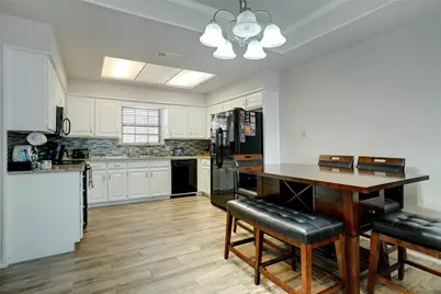 2622 Briarwood Drive, Grapevine, TX 76051 - Photo 6