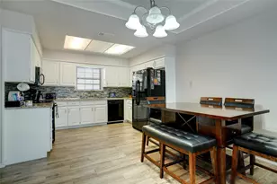 2622 Briarwood Dr, Grapevine, TX 76051 - Photo 6