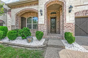 602 Whitetail Rd, Euless, TX 76039 - Photo 2
