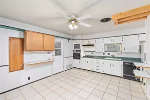 1600 Broadmoor Dr, Brownwood, TX 76801 - Photo 12