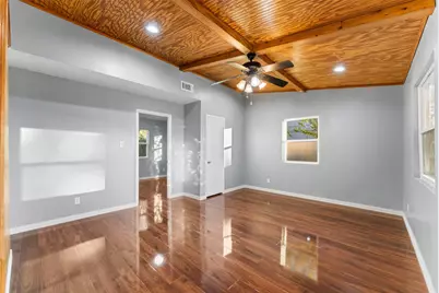 916 Wilkinson, Mesquite, TX 75149 - Photo 2