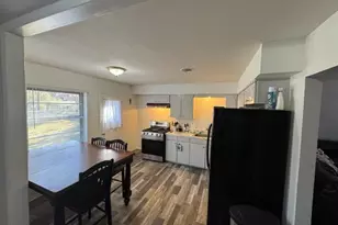 2490 Crescent, Paris, TX 75460 - Photo 2