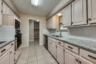 2240 Babalos Ln, Dallas, TX 75228 - Photo 10