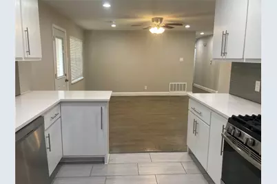 518 Burnwood Drive, Irving, TX 75062 - Photo 4