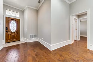 908 McCoy Dr, Irving, TX 75062 - Photo 8