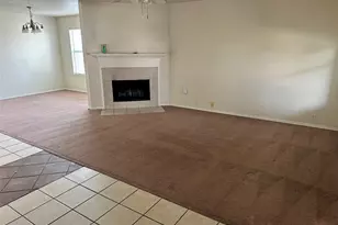 708 River Run Dr, Glenn Heights, TX 75154 - Photo 2