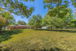 4305 Cummings Dr, North Richland Hills, TX 76180 - Photo 24