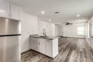 3301 8th Ave, Fort Worth, TX 76110 - Photo 6