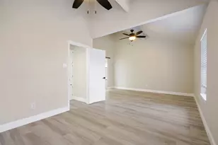 6702 Flamewood Dr, Arlington, TX 76001 - Photo 16