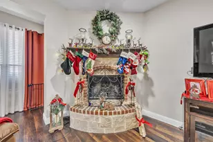 11616 Twining Branch Cir, Fort Worth, TX 76052 - Photo 10